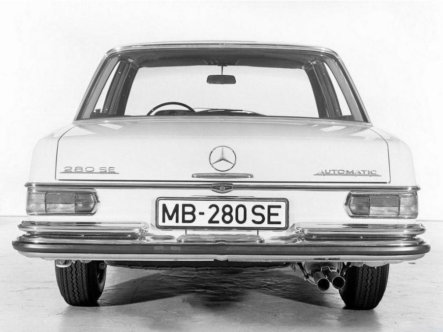  Mercedes-Benz 280 SE 1968 года  (фото 2 из 3)